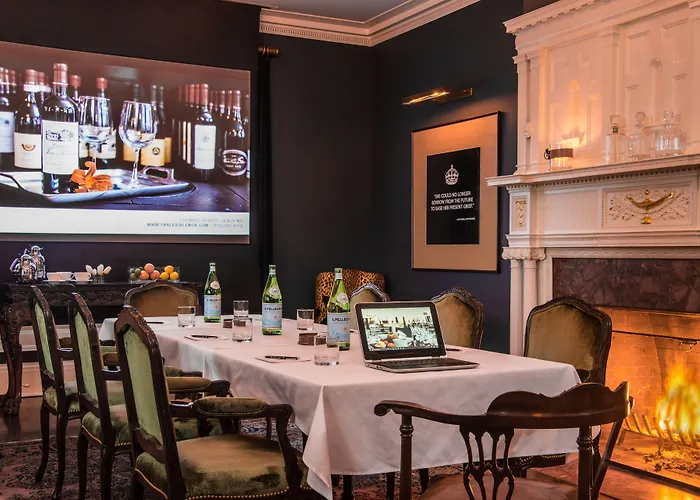 Kemble Inn - Restaurant - Bar
